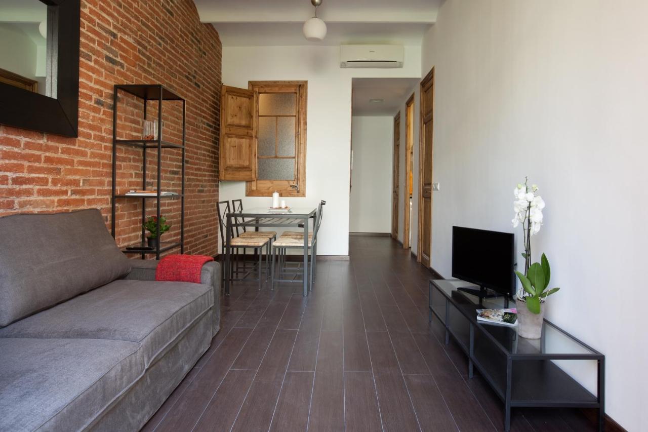 Comfortable Family With Balcony Apartment
